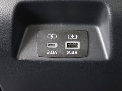 Used 2025 Subaru Crosstrek 2.0i Premium image 23