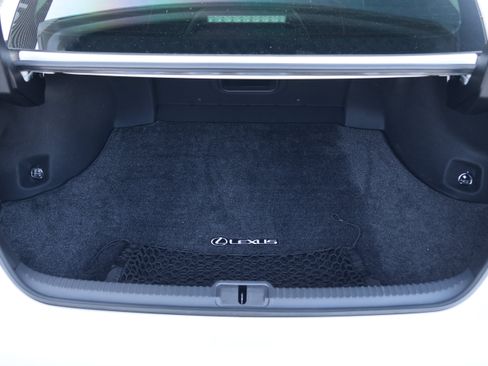 Used 2020 Lexus ES 300h w/ Premium Package FWD image 35