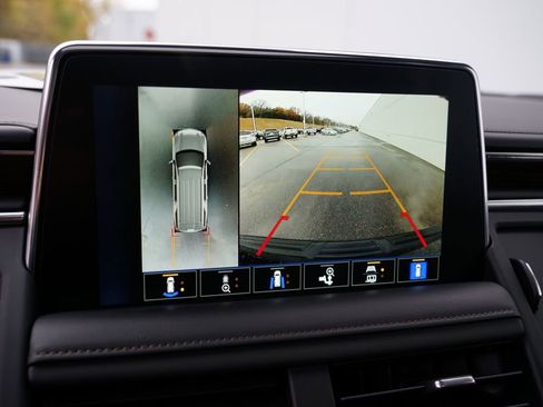 Used 2023 Chevrolet Suburban High Country w/ Premium Package image 36