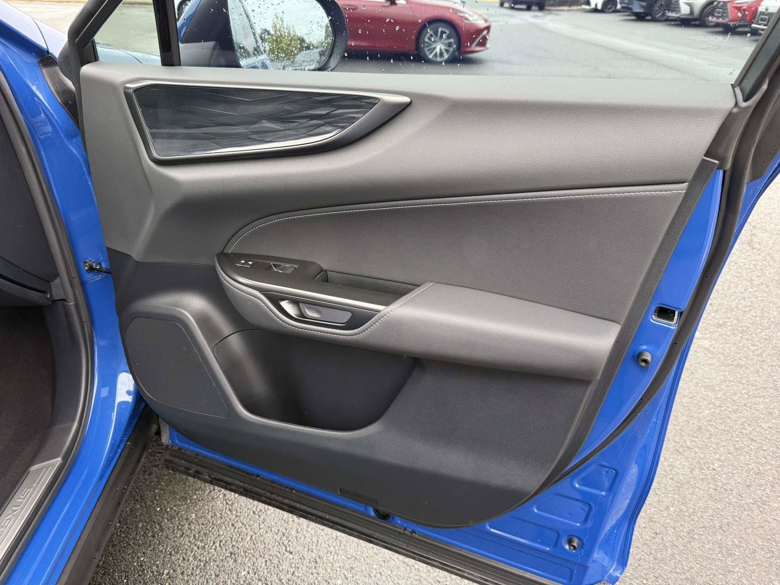 Used 2025 Lexus NX 350h AWD w/ Accessory Package (Z2) image 14