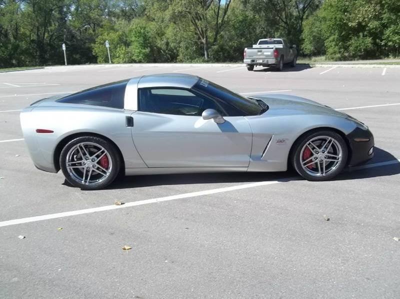 Used 2006 Chevrolet Corvette Coupe w/ Preferred Equipment Group RWD image 31