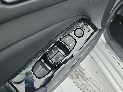 New 2025 Nissan Altima 2.5 SL image 18