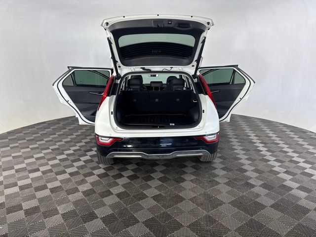 Certified 2023 Kia Niro Wave FWD image 17