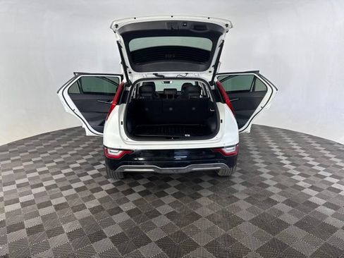 Certified 2023 Kia Niro Wave FWD image 17