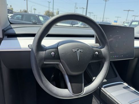 Used 2024 Tesla Model Y Long Range AWD/4WD image 13