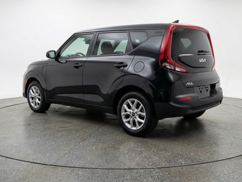 Used 2025 Kia Soul LX w/ LX Technology Package FWD image 6