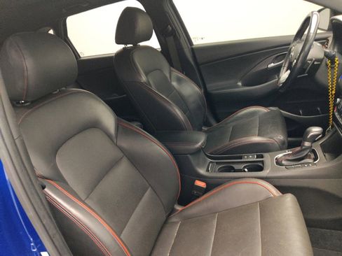 Used 2018 Hyundai Elantra GT Sport w/ Sport Tech Package 04 image 21