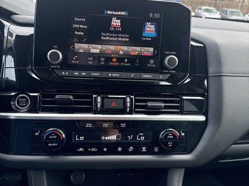 Used 2024 Nissan Pathfinder SV image 28