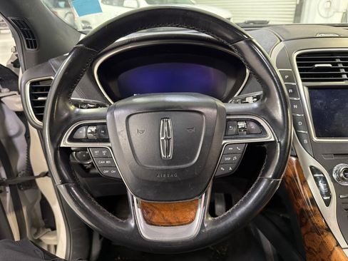 Used 2020 Lincoln Nautilus Reserve image 16