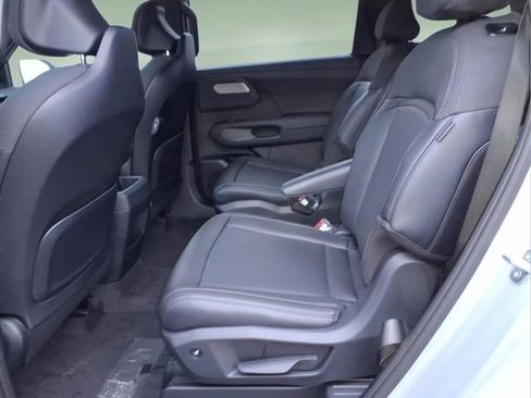 New 2027 Kia Telluride S image 13