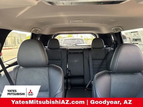 New 2025 Mitsubishi Outlander SE image 18