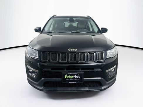 Used 2018 Jeep Compass Latitude w/ Popular Equipment Group AWD/4WD image 2