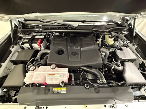 New 2026 Toyota Tundra Limited AWD/4WD image 10