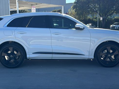 Used 2025 Audi Q5 Prestige image 8