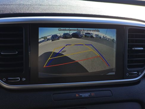 Used 2020 Kia Sportage LX image 20