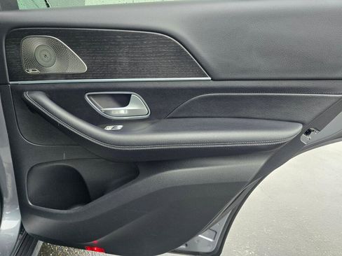 Used 2025 Mercedes-Benz GLE 450e 4MATIC image 25