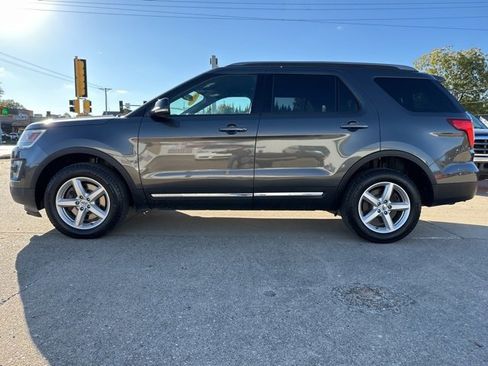 Used 2016 Ford Explorer XLT w/ Equipment Group 202A image 9