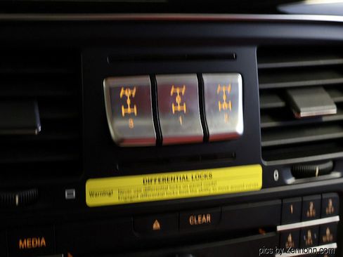 Used 2017 Mercedes-Benz G 550 G 550 image 22