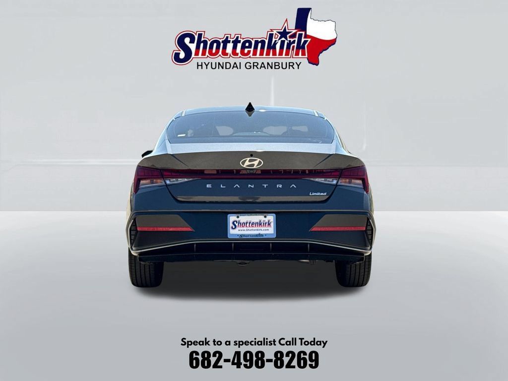 Used 2026 Hyundai Elantra Limited FWD image 7