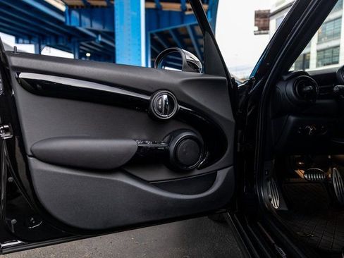 Used 2018 MINI Cooper S image 26