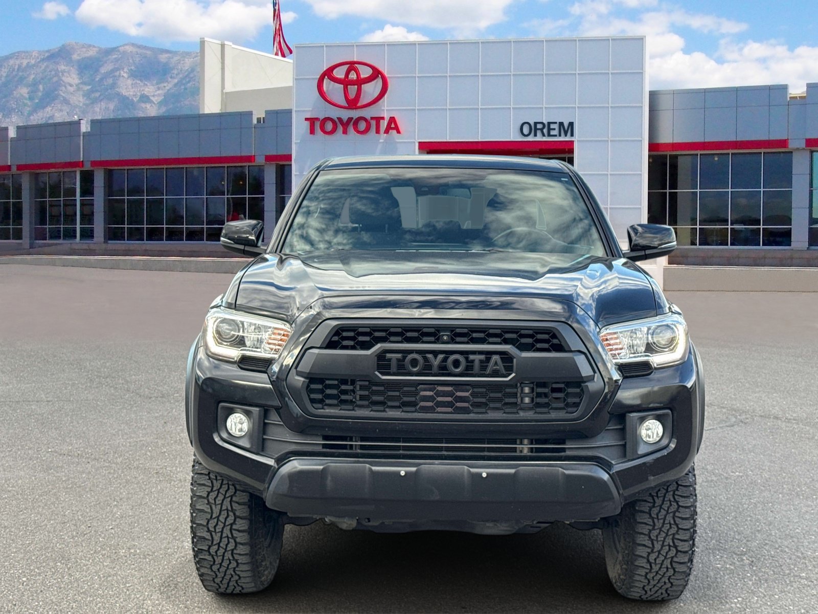Used 2019 Toyota Tacoma TRD Off-Road w/ Technology Package AWD/4WD image 2