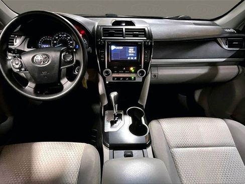 Used 2013 Toyota Camry LE image 18