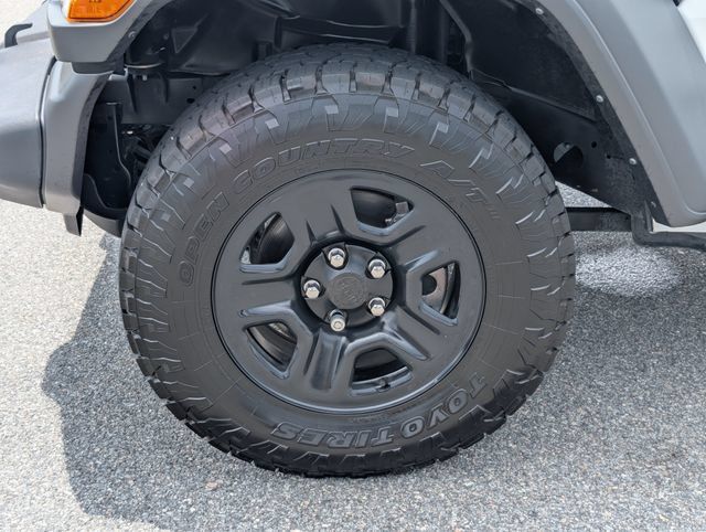 Used 2025 Jeep Wrangler Sport AWD/4WD image 14
