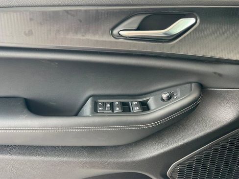 New 2025 Jeep Grand Cherokee Altitude image 11