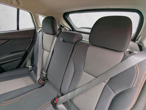 Used 2019 Subaru Crosstrek 2.0i Premium w/ Moonroof Package image 11