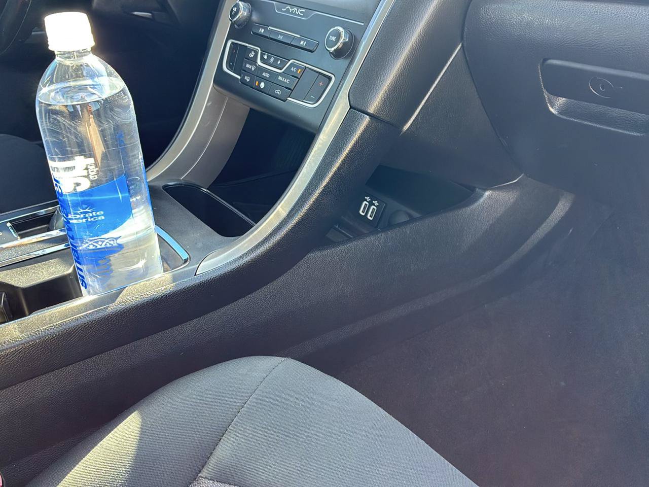 Used 2020 Ford Fusion SE FWD image 35