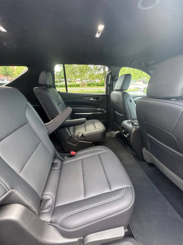 Used 2026 Chevrolet Traverse LT AWD/4WD image 23