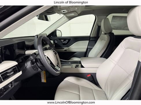 New 2026 Lincoln Aviator AWD image 21