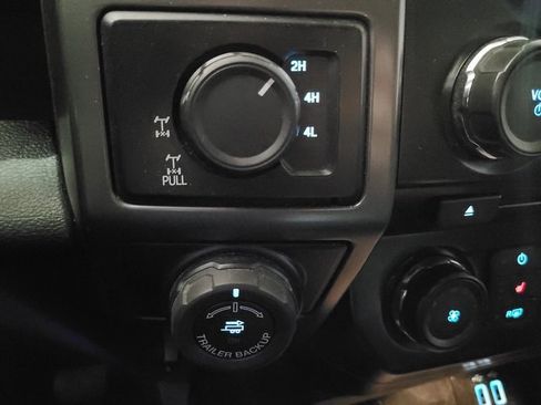 Used 2016 Ford F150 XLT w/ Equipment Group 302A Luxury image 38