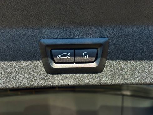 Used 2023 BMW X3 xDrive30i w/ M Sport Package image 30