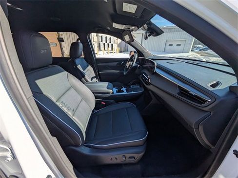 Used 2025 Buick Enclave Sport Touring image 36