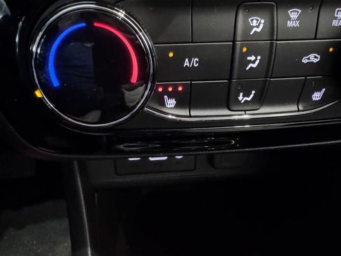 Certified 2023 Buick Encore GX Preferred w/ Cold Weather Comfort Package AWD/4WD image 22