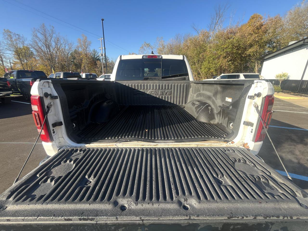 Used 2019 RAM 1500 Laramie AWD/4WD image 19