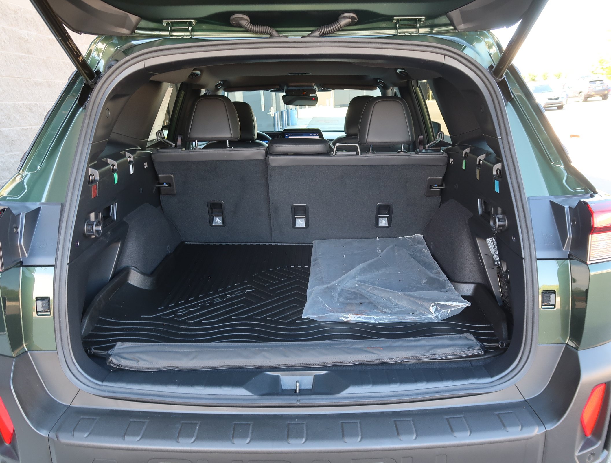 Certified 2026 Subaru Outback Premium w/ Premium/Limited Package AWD/4WD image 34