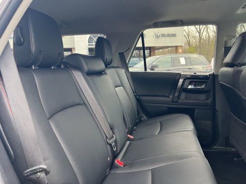 Used 2022 Toyota 4Runner TRD Off-Road Premium w/ TRD Black Wheel Package (TMS) AWD/4WD image 25