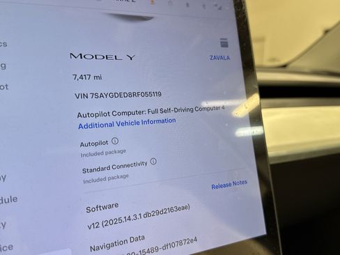 Used 2024 Tesla Model Y 2WD image 8