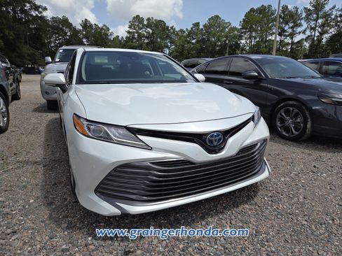Used 2019 Toyota Camry XLE w/ Driver Assist Package FWD image 4