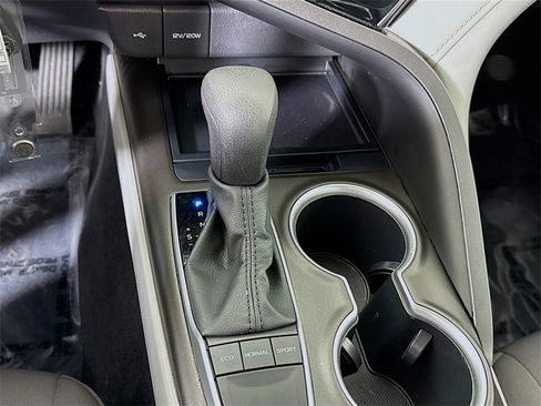 Certified 2022 Toyota Camry LE image 10