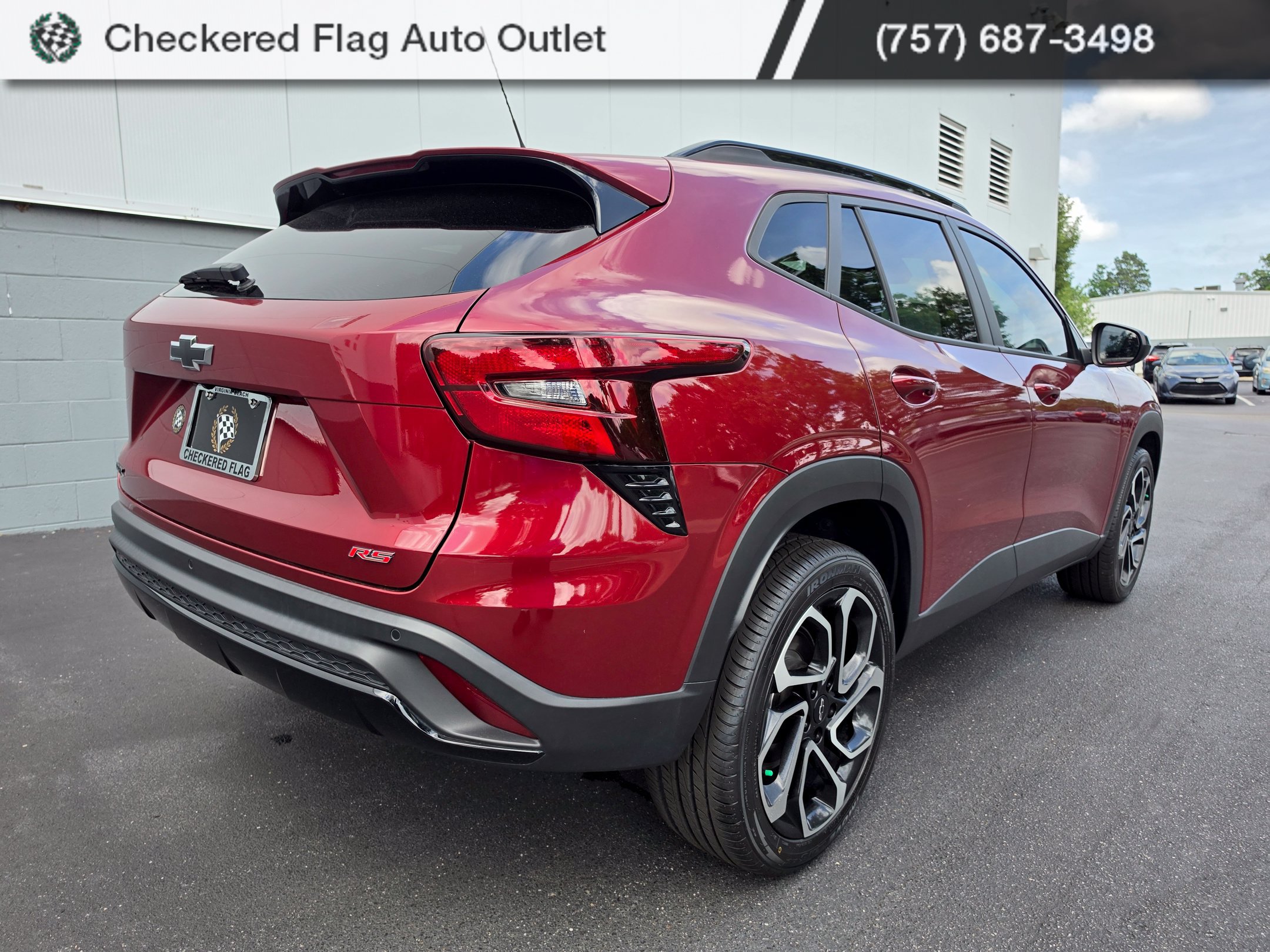 Used 2024 Chevrolet Trax RS w/ Sunroof Package FWD image 7