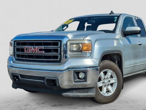 Used 2015 GMC Sierra 1500 SLE w/ SLE Value Package RWD image 2