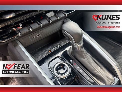 Used 2024 Chevrolet Colorado LT w/ LT Convenience Package II image 31