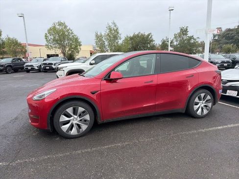 Used 2021 Tesla Model Y Long Range image 18