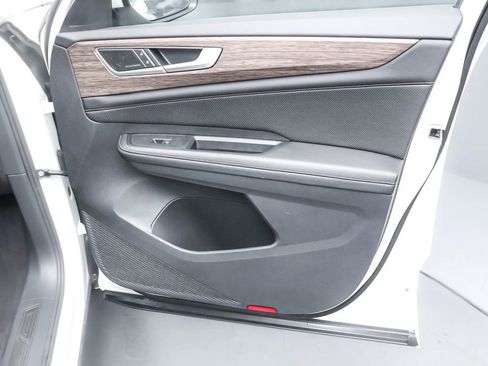 Used 2025 Volkswagen Atlas SEL Premium R-Line image 31