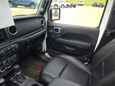 Used 2023 Jeep Wrangler Unlimited Rubicon 4xe w/ Cold Weather Group AWD/4WD image 24