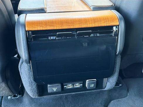 Used 2022 Jeep Grand Wagoneer Series III w/ Flexible Seating Group AWD/4WD image 21