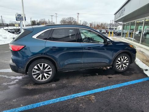 Used 2020 Ford Escape Titanium image 4